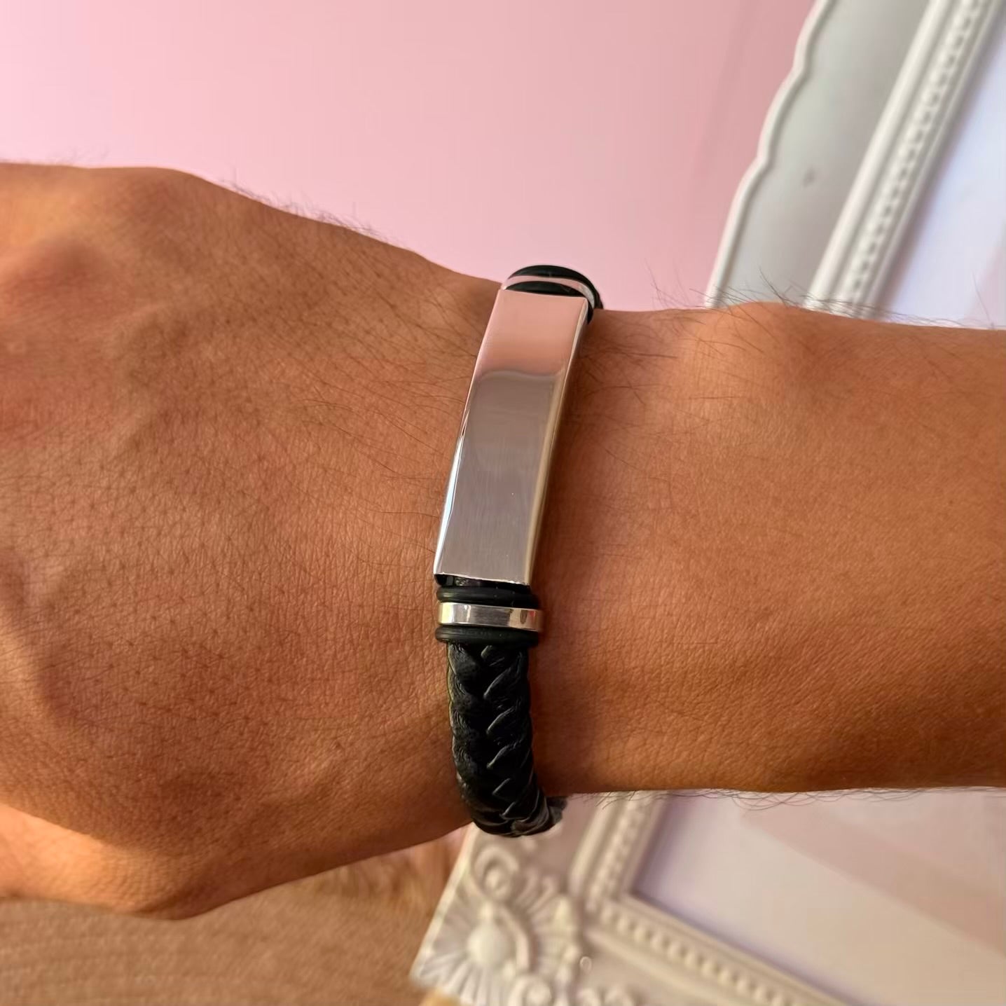 Pulsera tipo cuero (grabados)