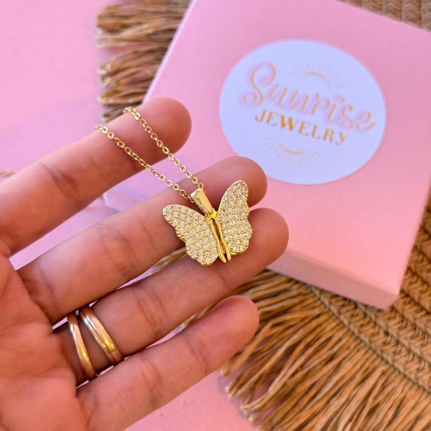 Cadena mariposa grabados