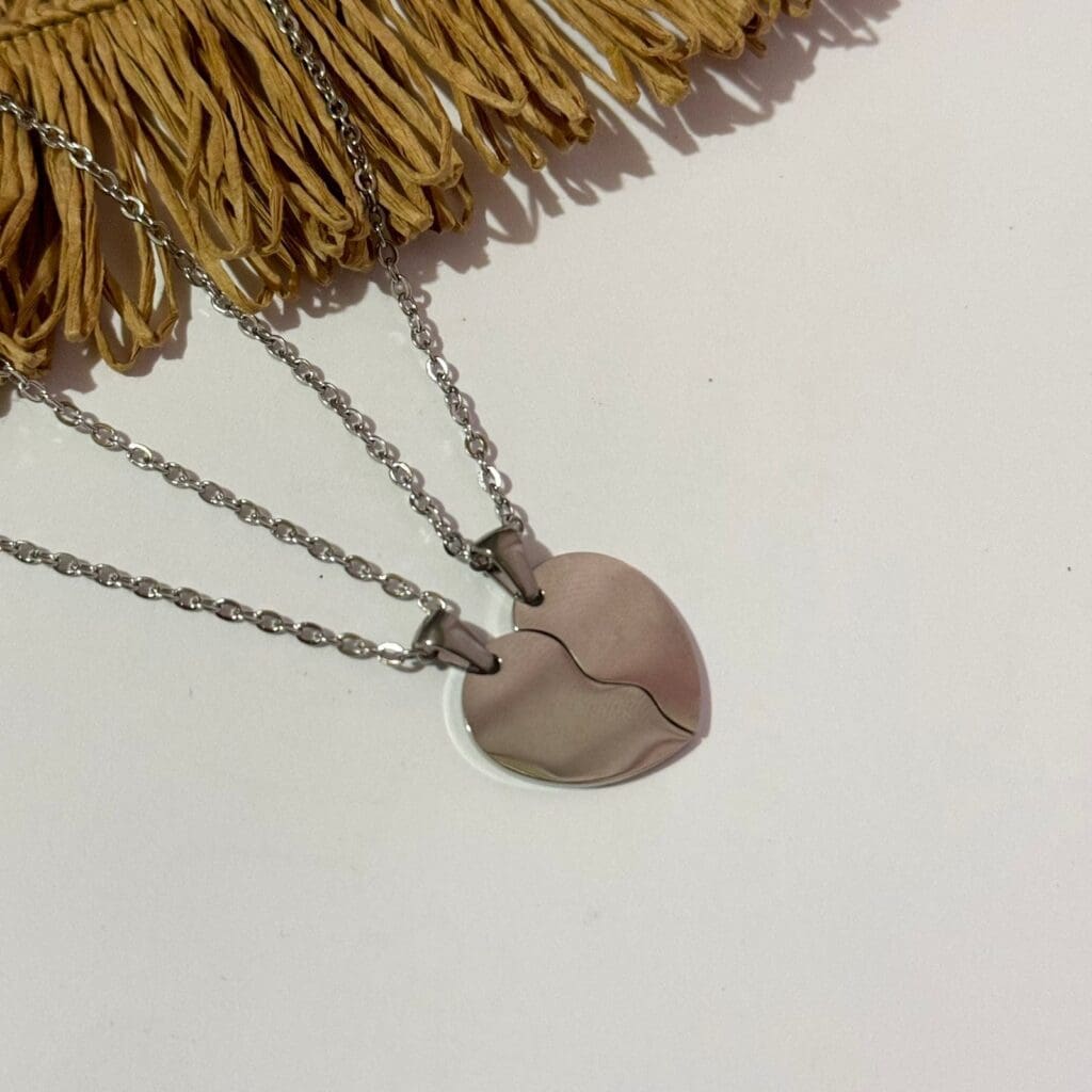 Collares para compartir corazón roto
