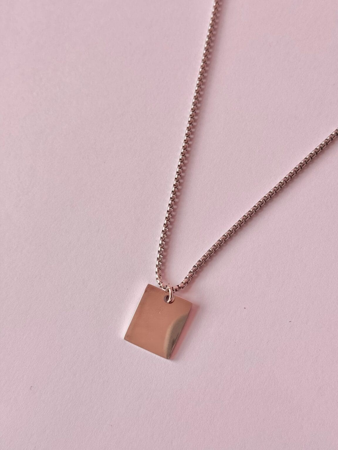 Cadena cuadrada grabados