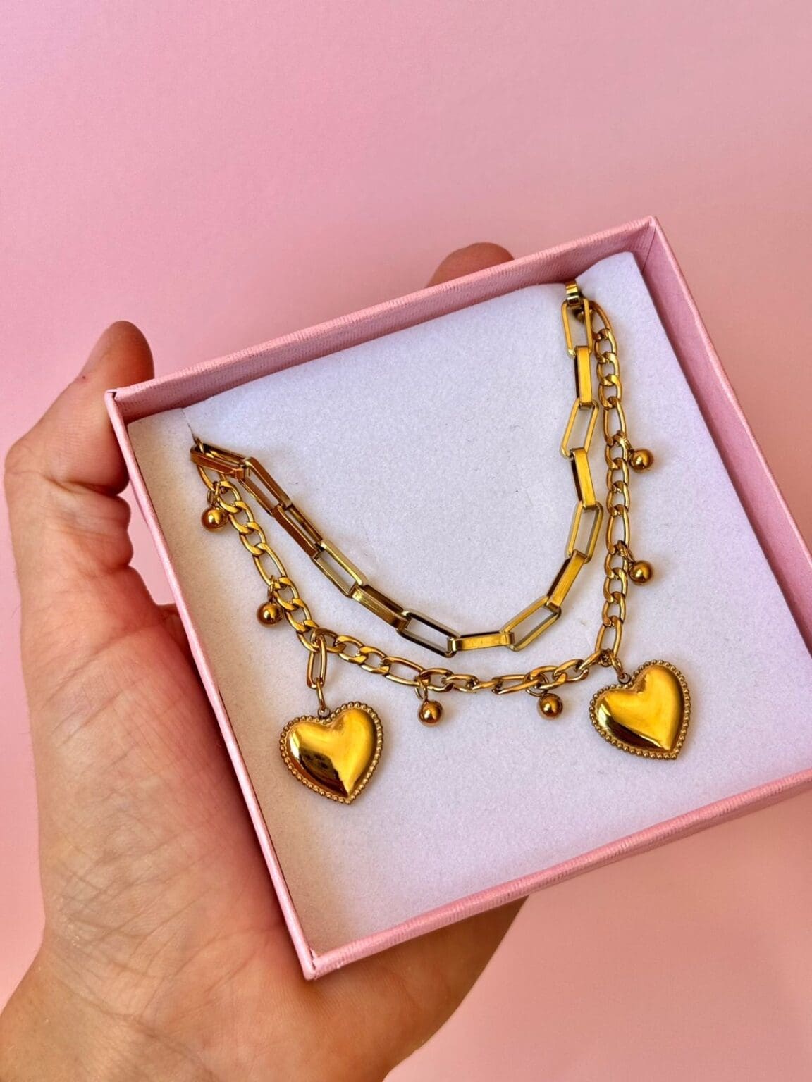 Pulsera doble de corazones