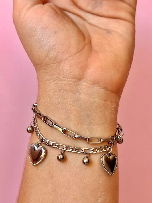 Pulsera doble de corazones