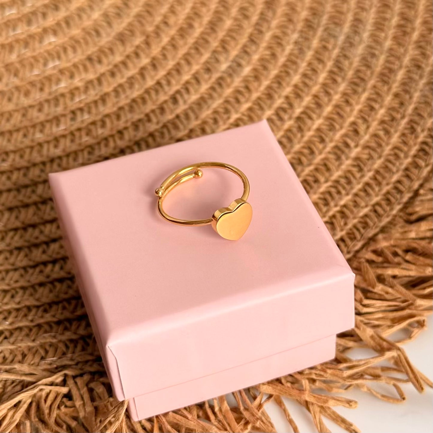 Anillo corazón grabados