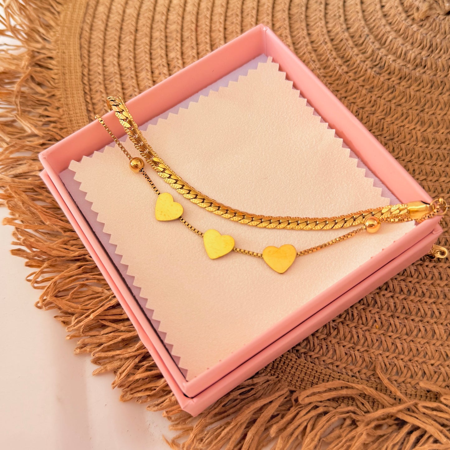 Pulsera doble triple-corazón