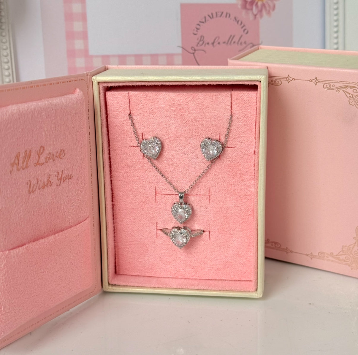 Set plateado de corazon (estuche libro)