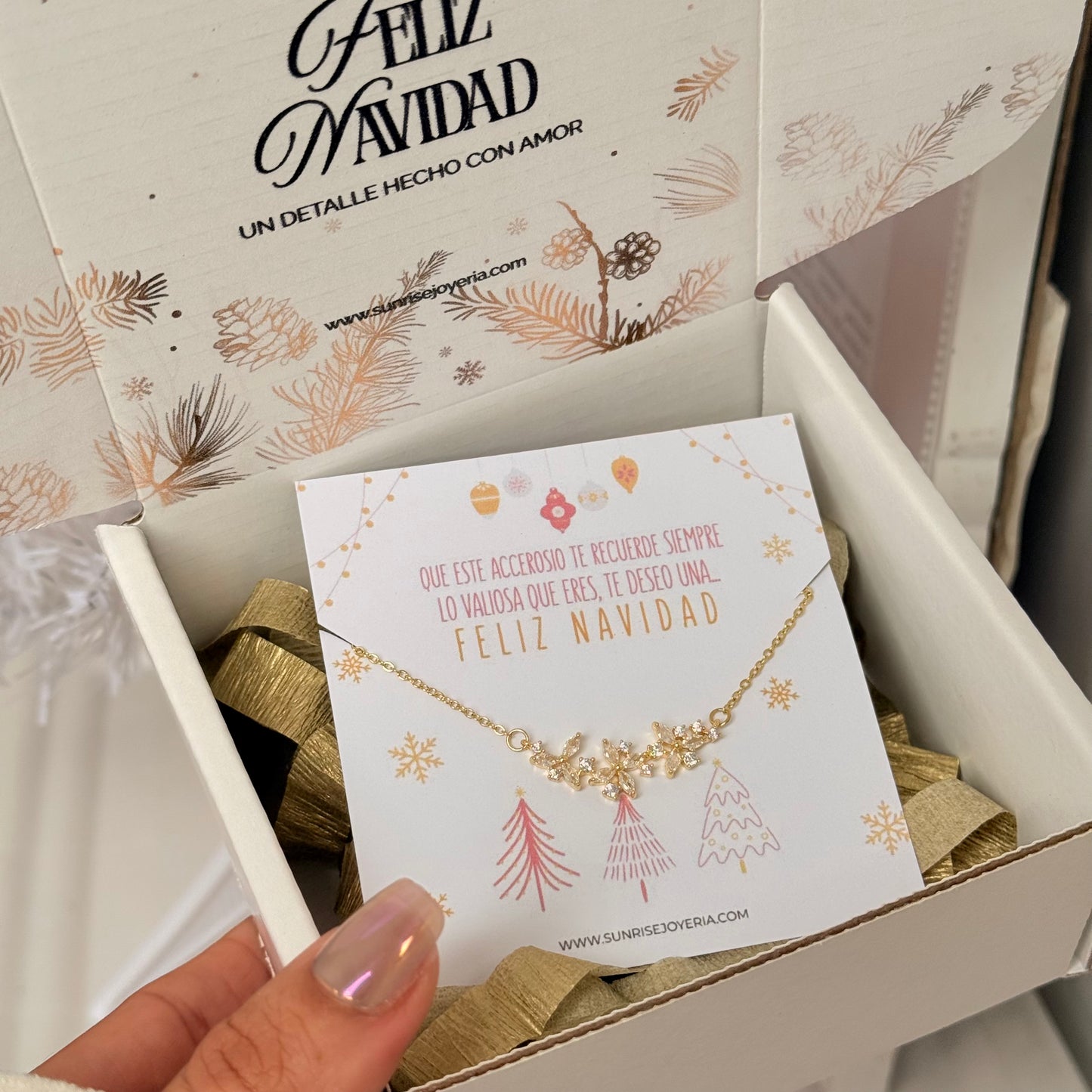 Cadena navideña flores doradas