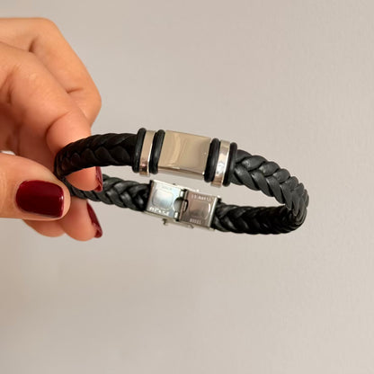Pulsera tipo cuero cuadrada