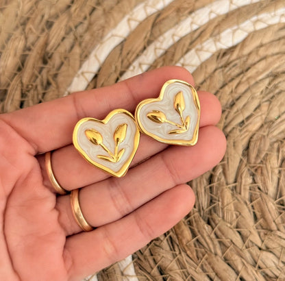 Aretes de corazón y tulipán