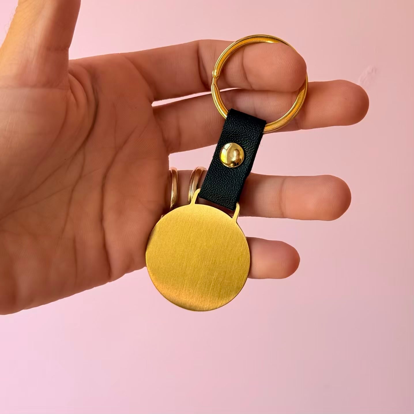 Llavero circular base tipo cuero