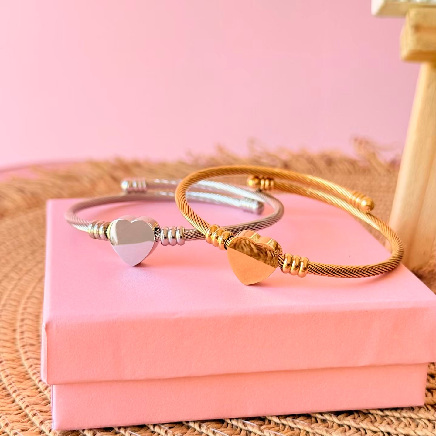 Pulsera de corazón grabados