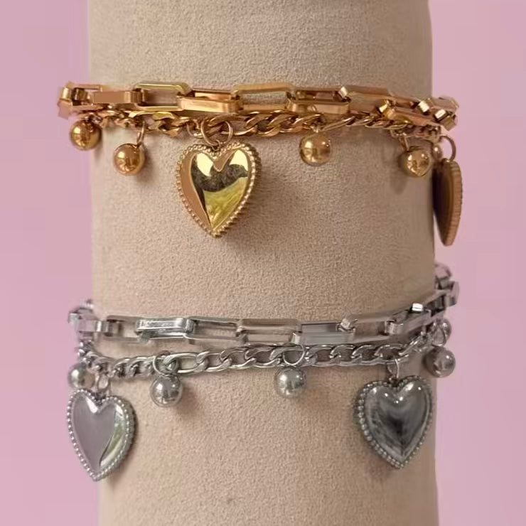 Pulsera doble de corazones