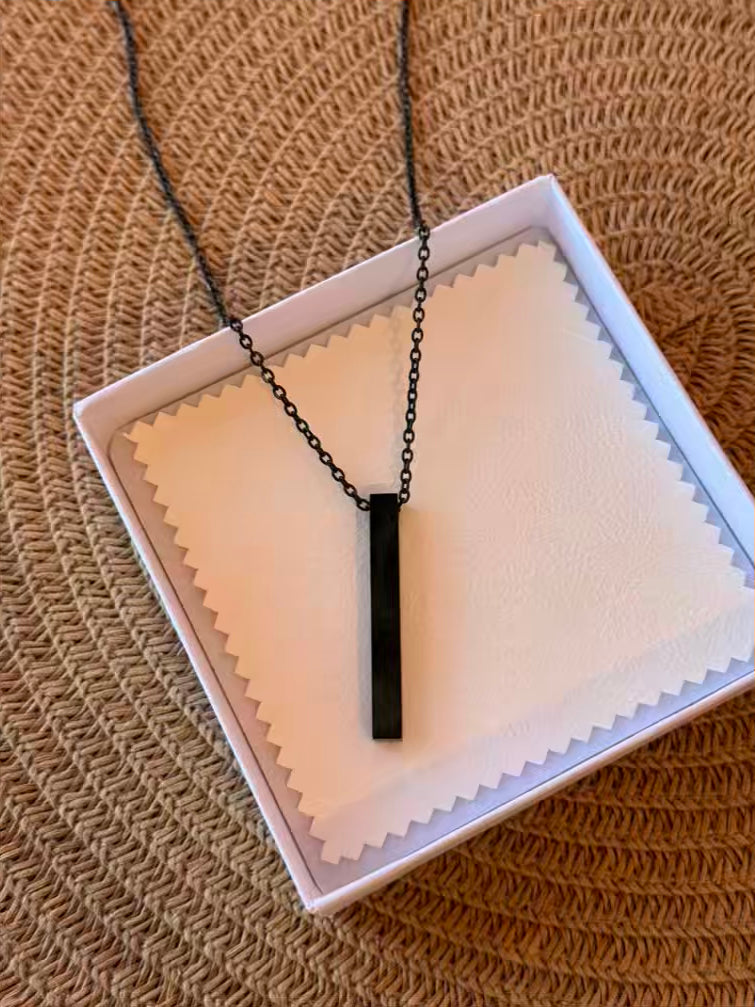 Cuello rectangular delgado