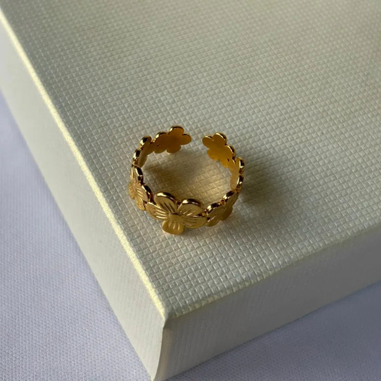 Anillo floreado chunkie