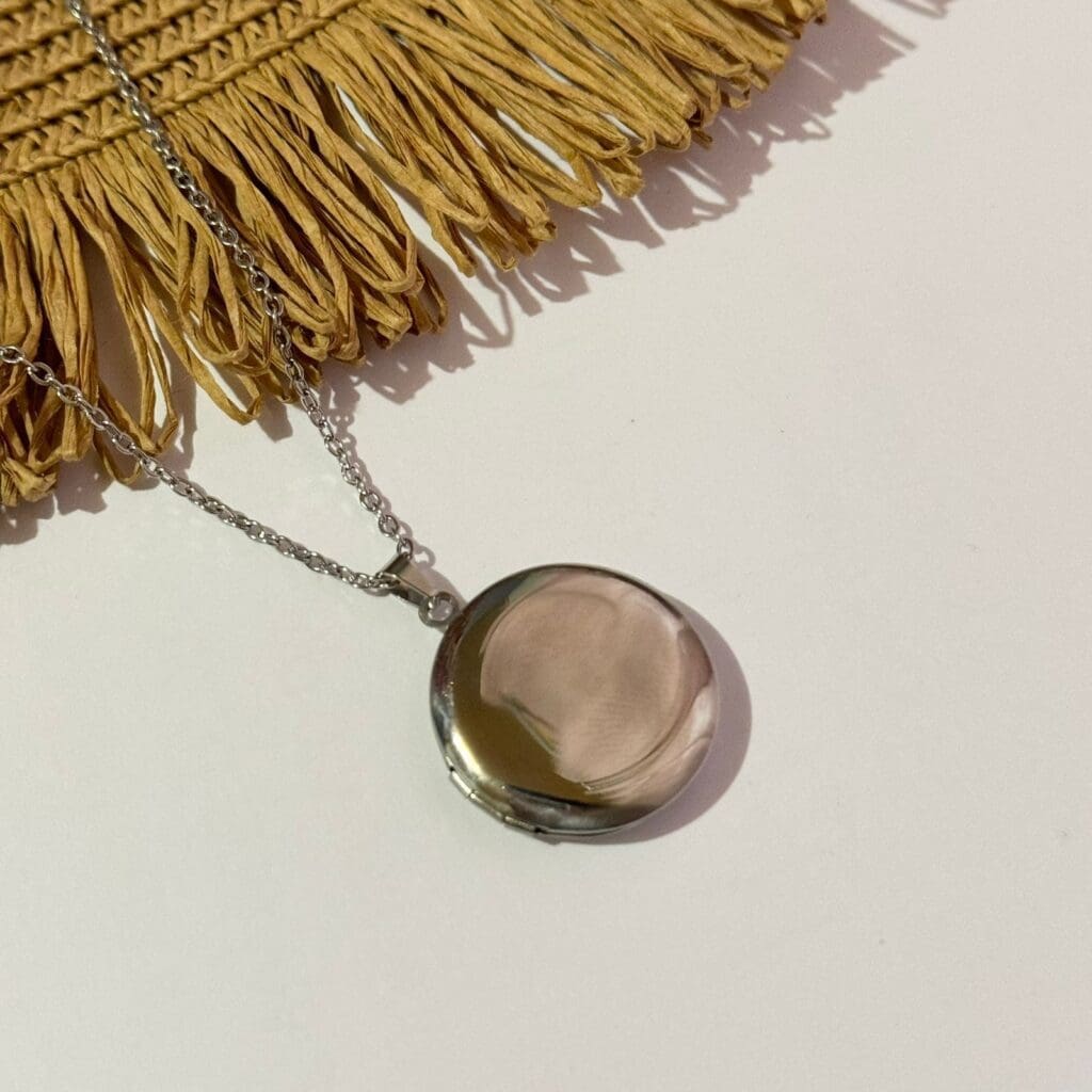 Relicario circular (grabados)