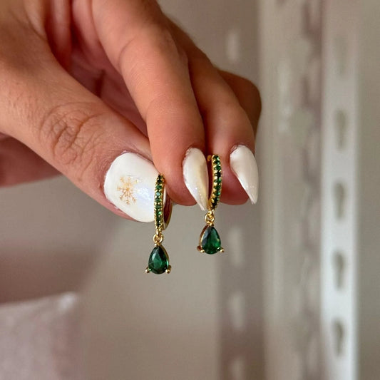 Aretes de gota minimalistas