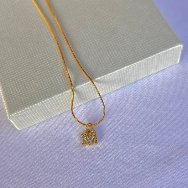 Cadena inicial dorada