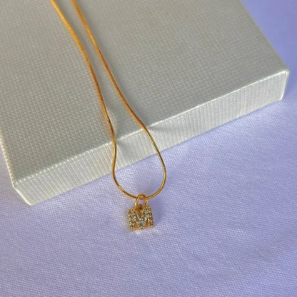 Cadena inicial dorada